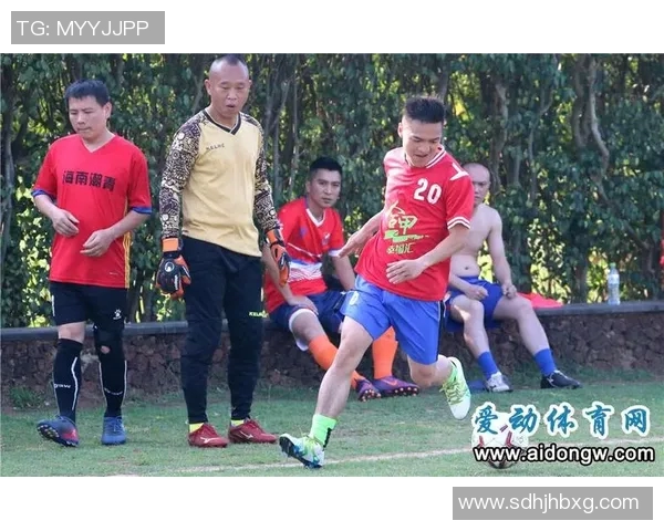 搞笑变身足球明星的奇妙旅程从草根到绿茵场的逆袭之路