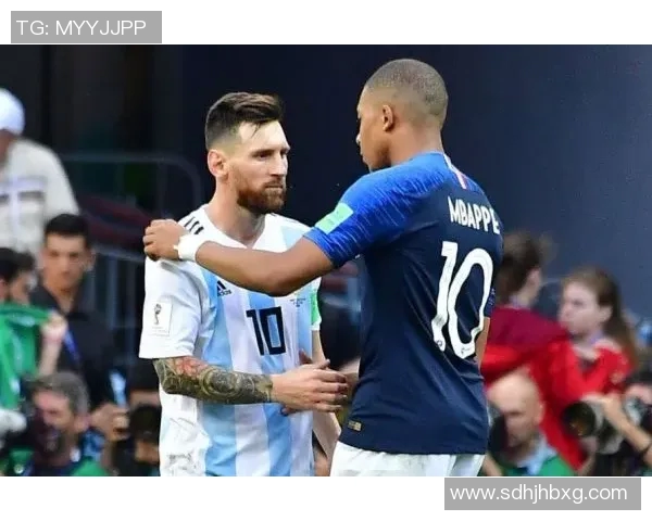 足球明星泪洒赛场背后的故事与情感揭示