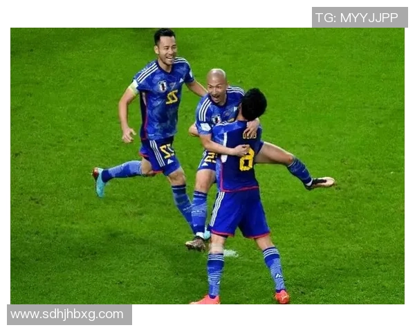 开日产车的足球明星们如何在赛场与生活中展现独特魅力与风采