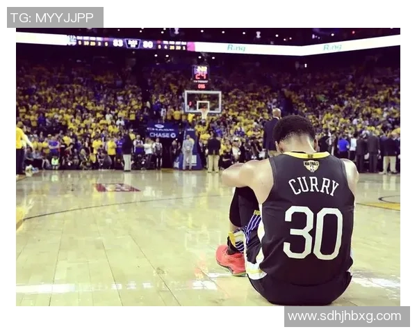 库里三分球总数突破四千大关成历史第一人再次书写传奇篇章